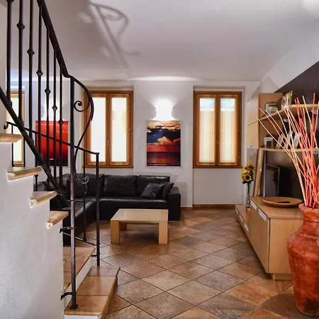 Apartment Casa Roncati Deluxe By Wonderful Italy